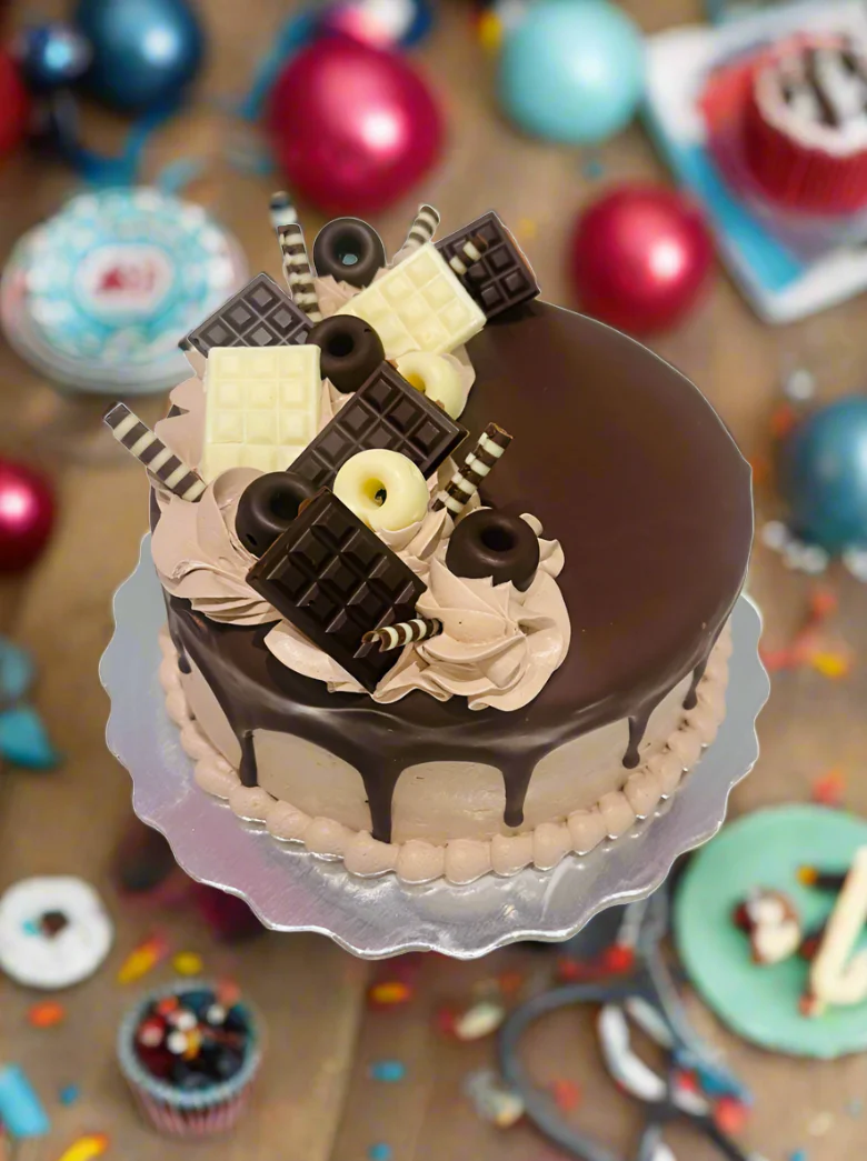Hemish Chocolate Birthday Cake - Image 5
