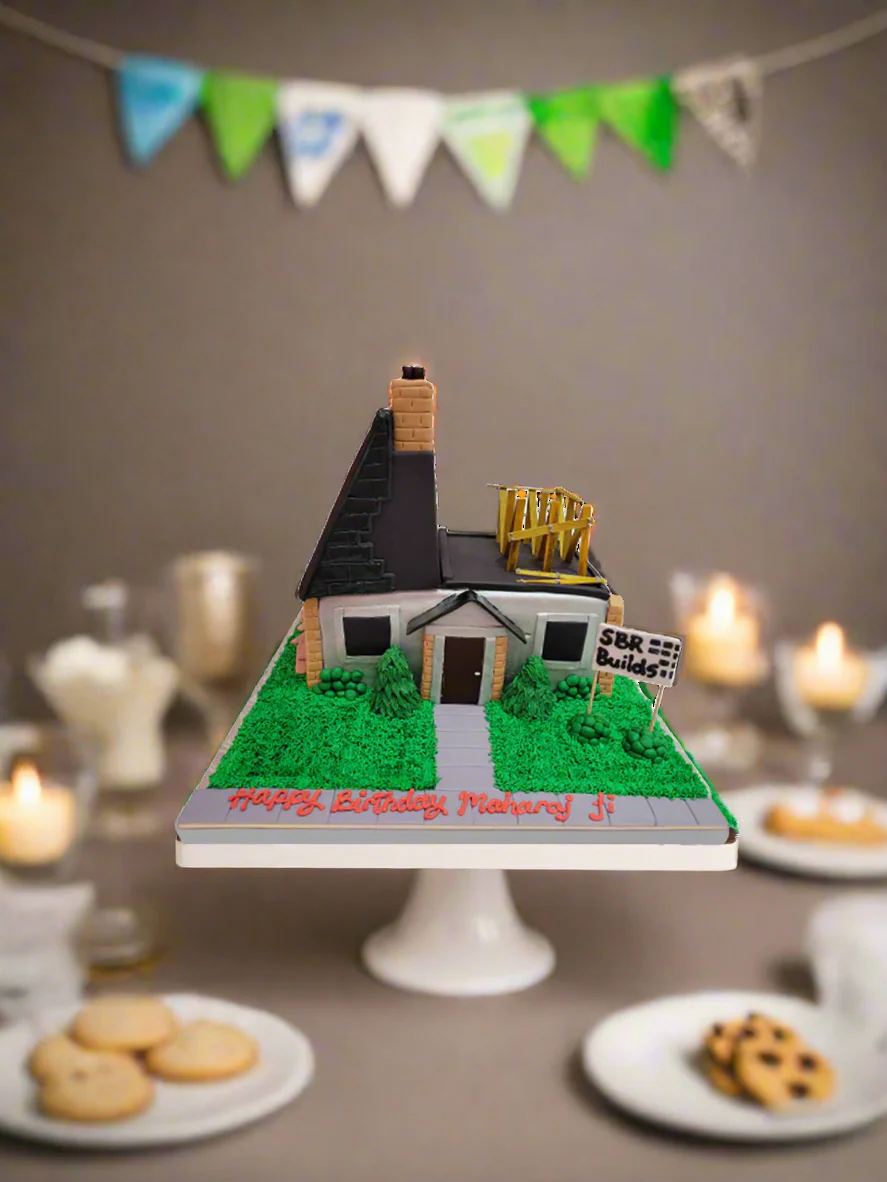 Home Building Custom Cake - Image 2
