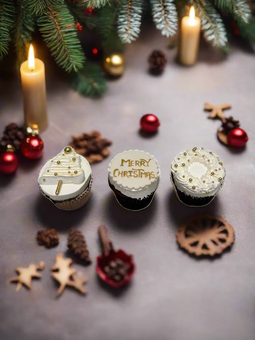 Ivory & Gold Christmas Cupcakes - (Pack of 6) - Image 2