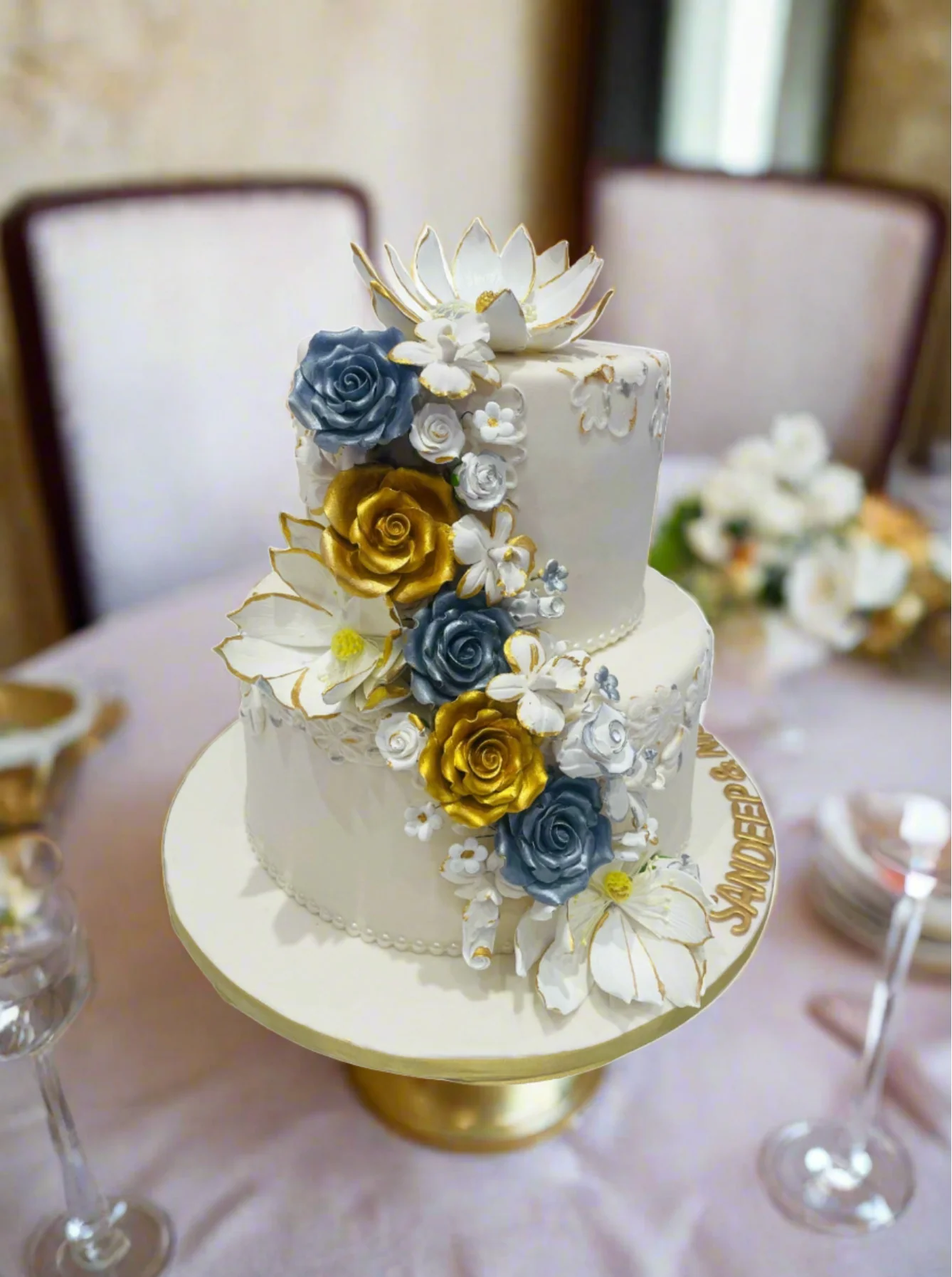 Ivory & Gold Fondant Wedding Cake - Image 2