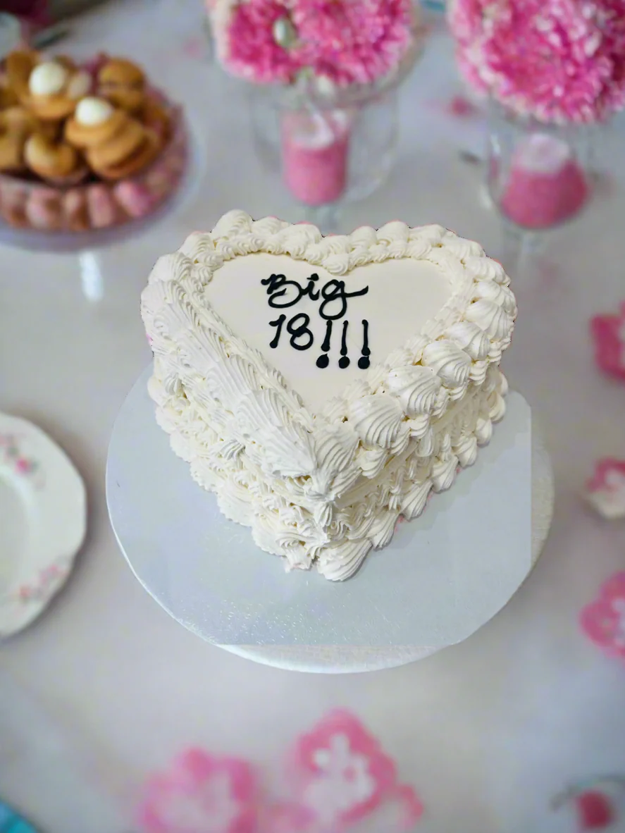 Ivory Vintage Heart Cake - Image 3