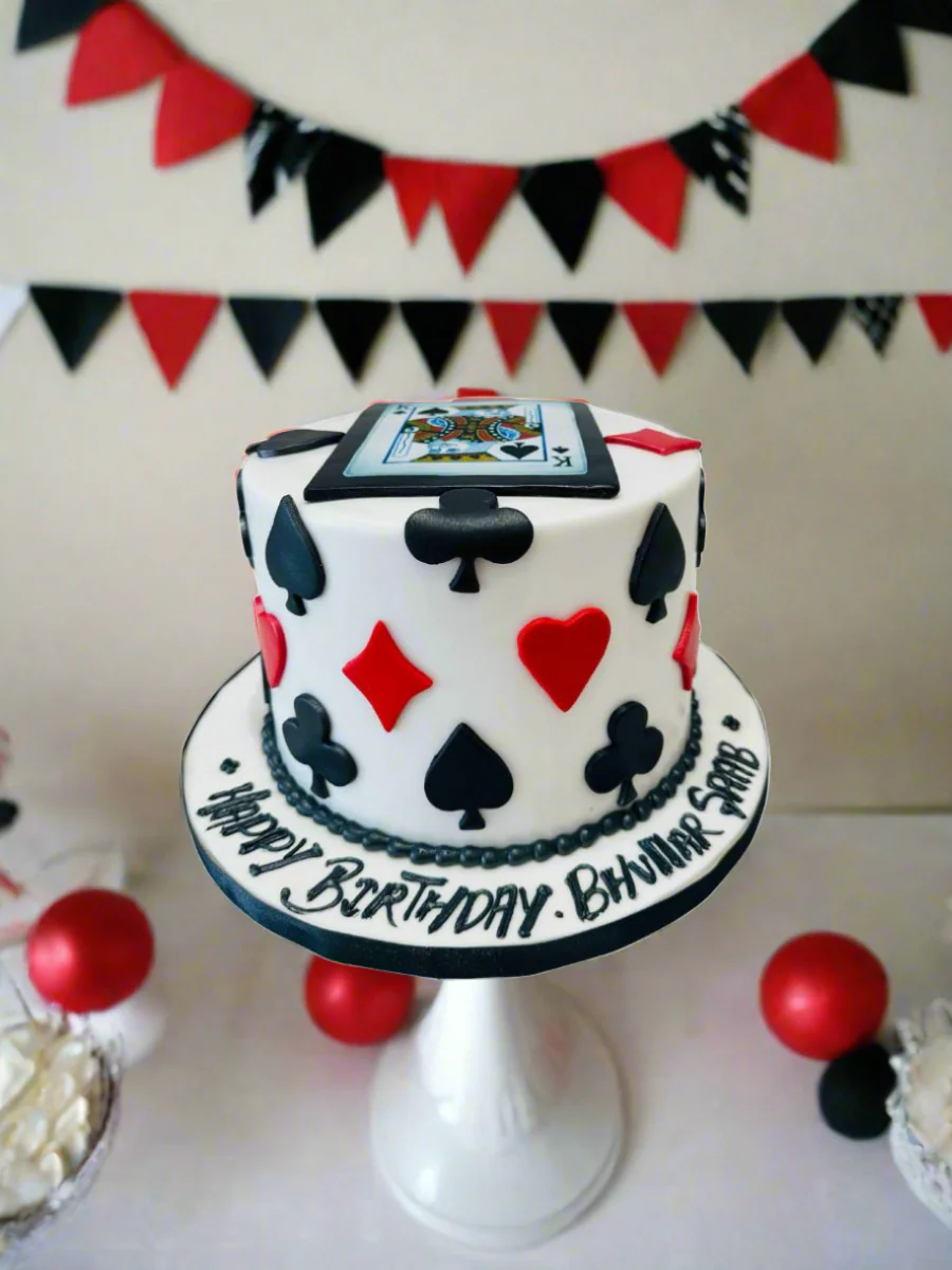King Card Fondant Cake - Image 3