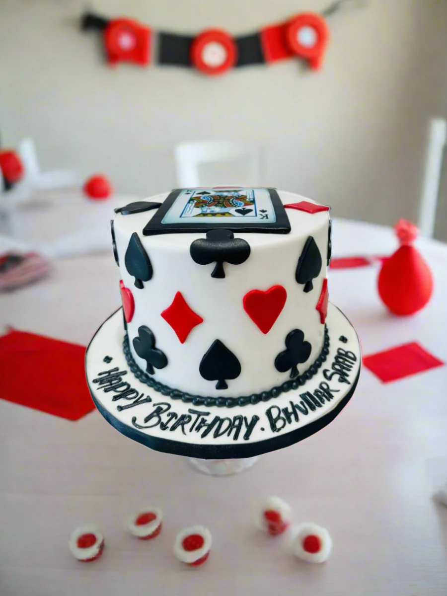 King Card Fondant Cake - Image 4