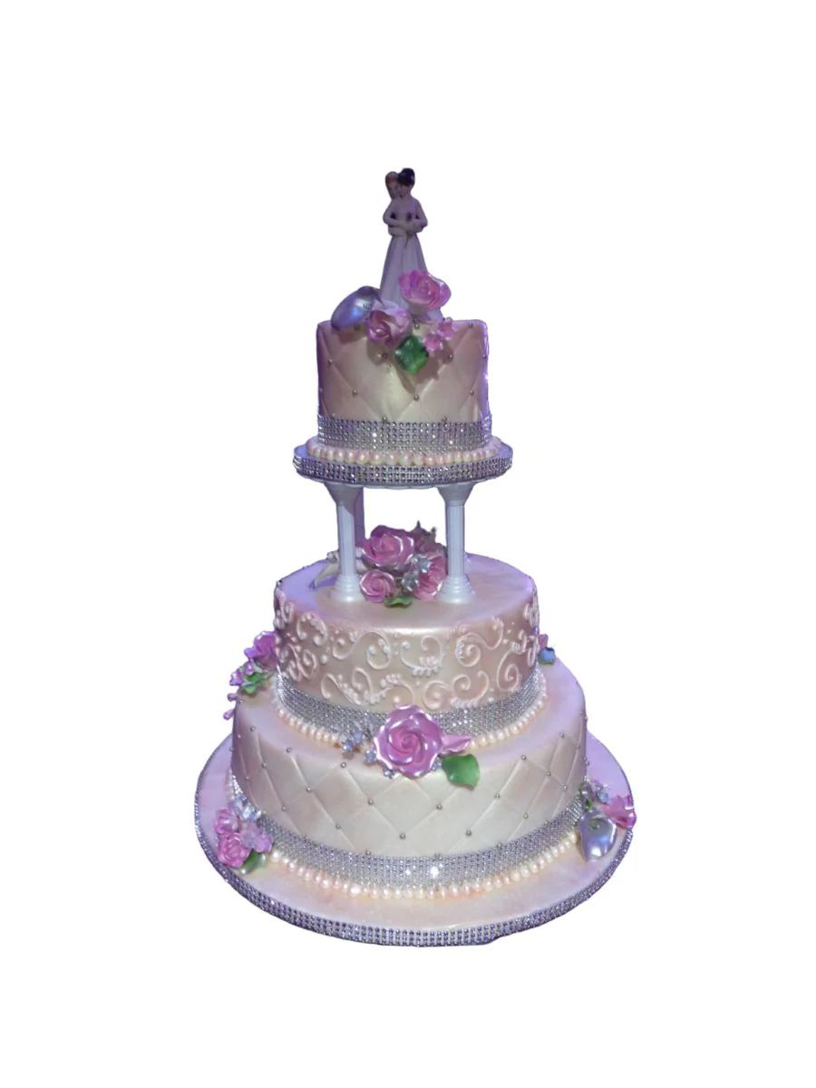Leah Wedding Cake - Image 5