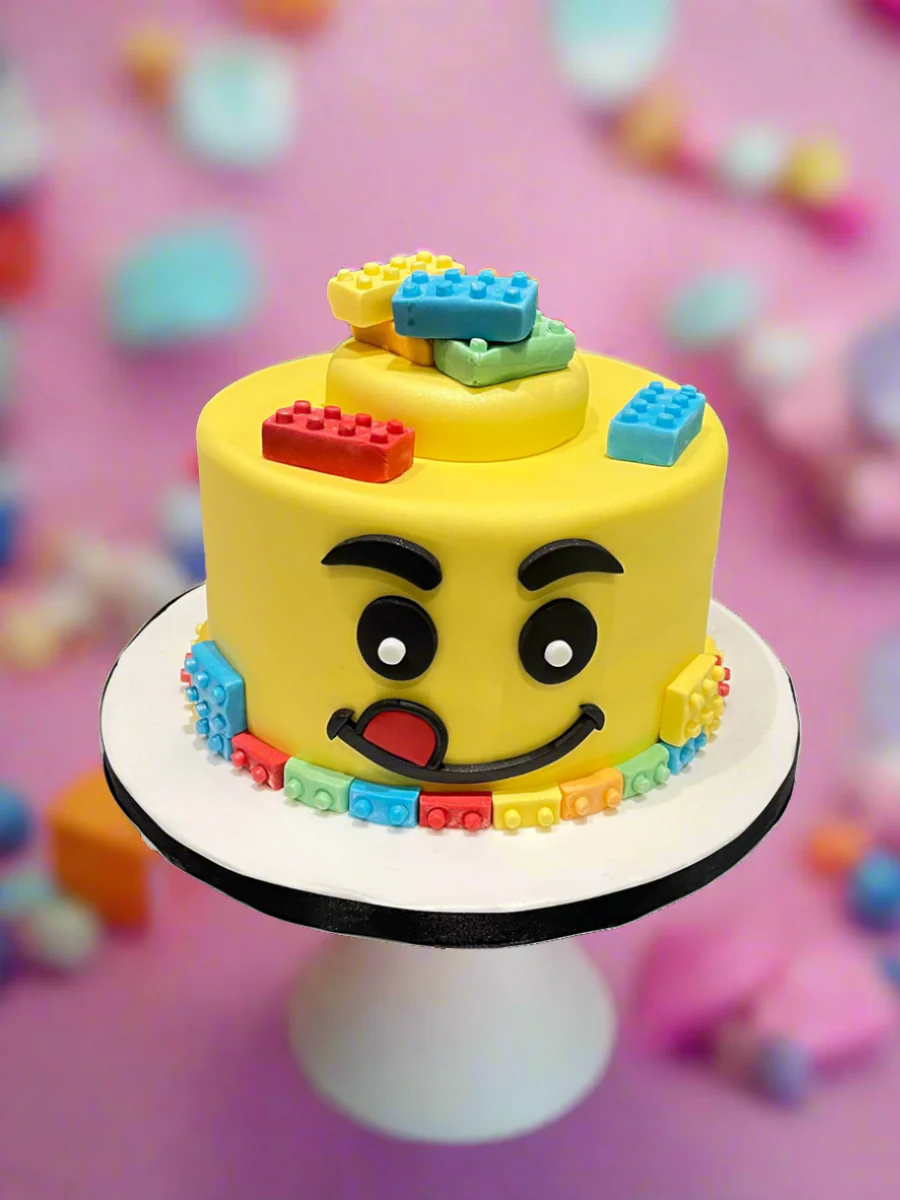Lego Molded Fondant Cake - Image 3