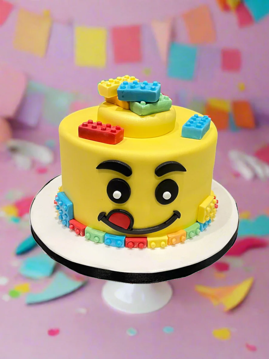 Lego Molded Fondant Cake - Image 4