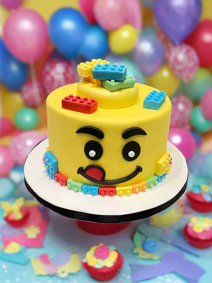 Lego Molded Fondant Cake - Image 6