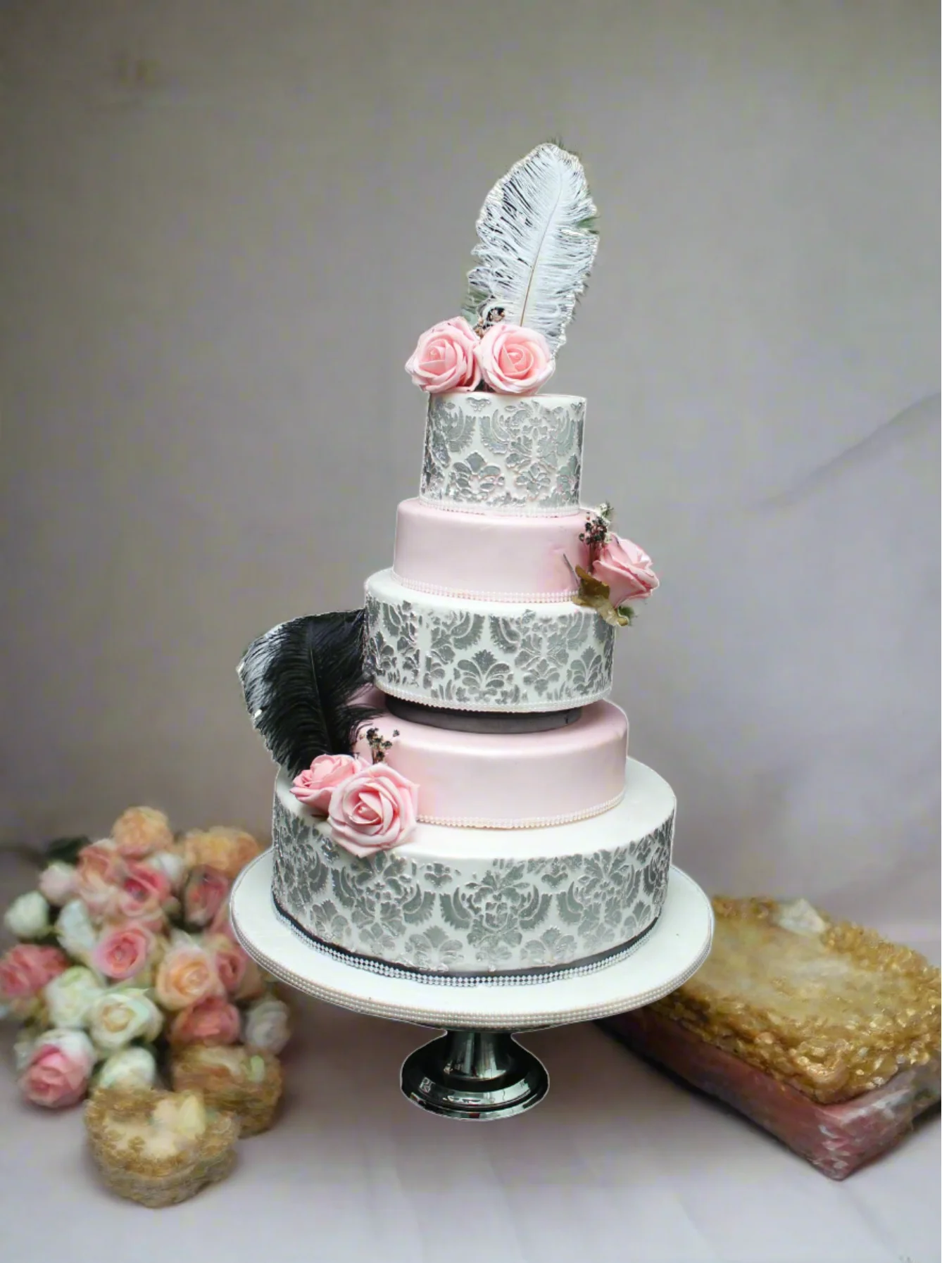 Lizzie Wedding Cake - Image 3