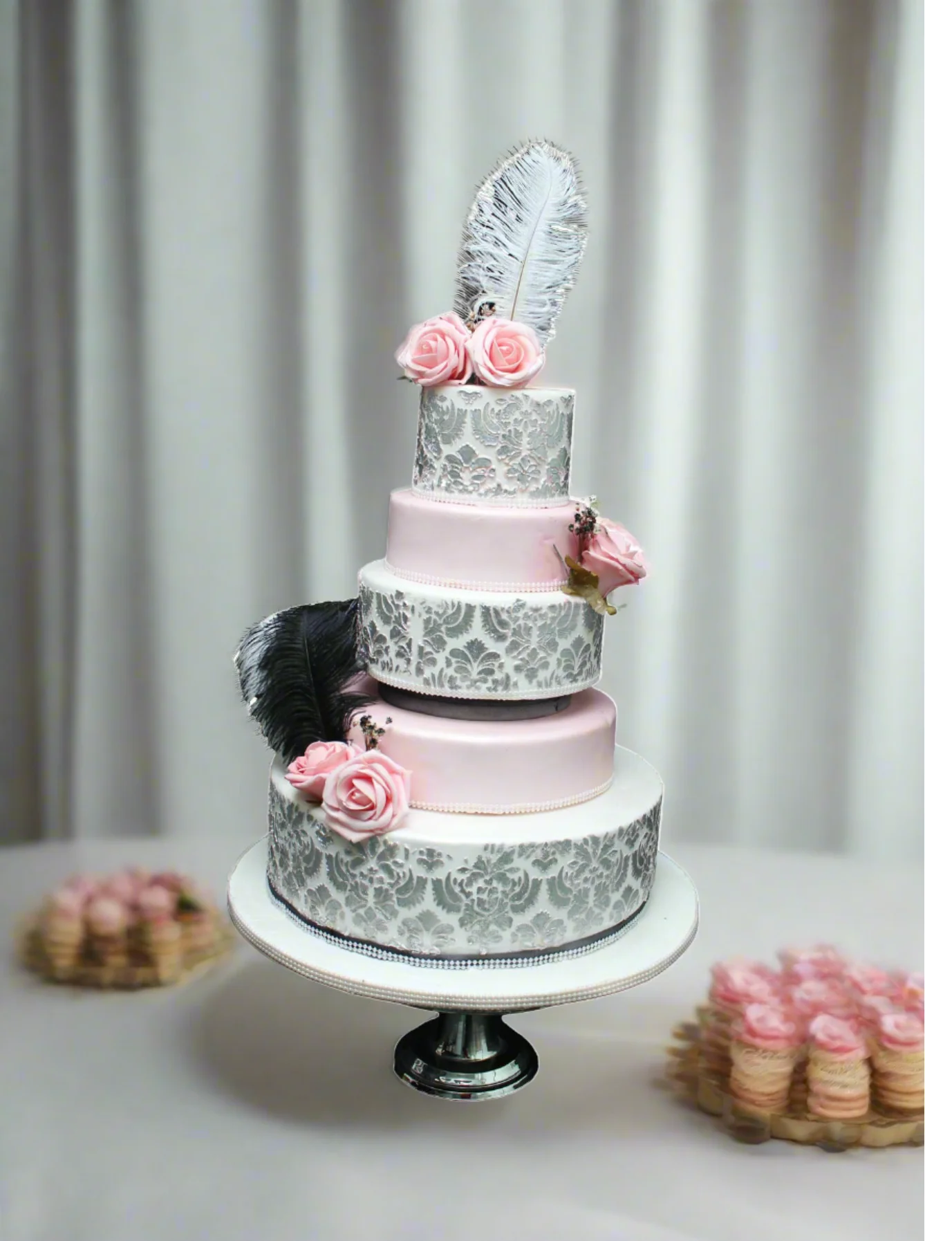 Lizzie Wedding Cake - Image 4
