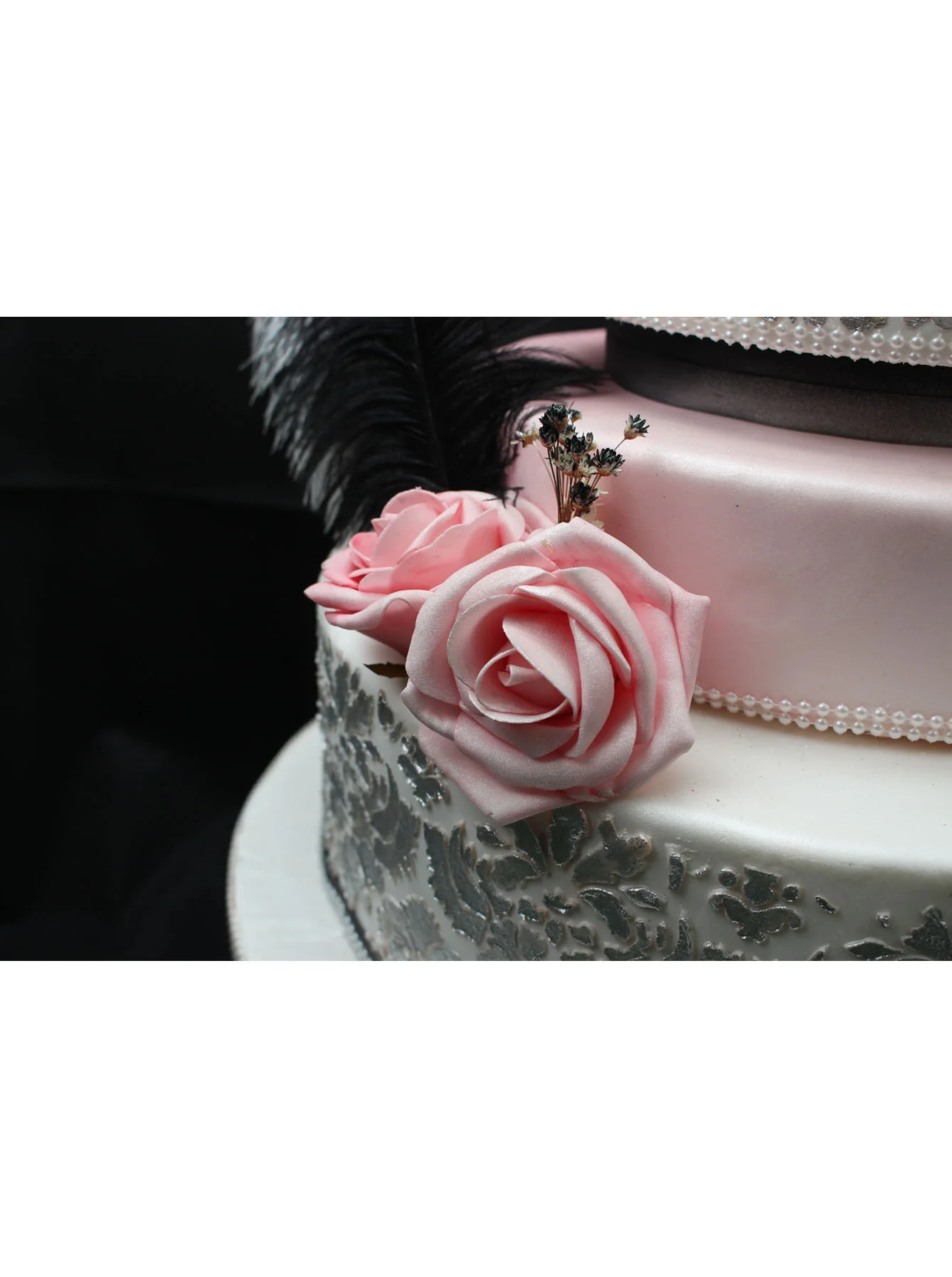 Lizzie Wedding Cake - Image 5