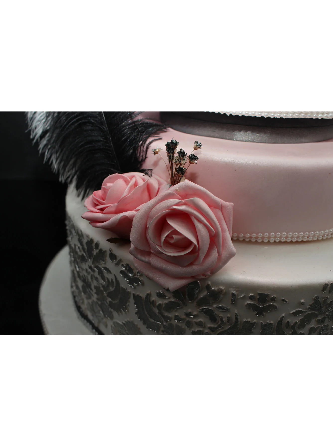 Lizzie Wedding Cake - Image 7