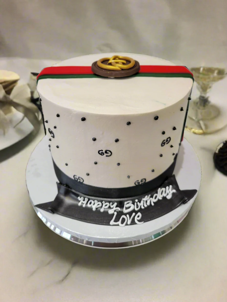 Love Gucci Cream Cake - Image 9