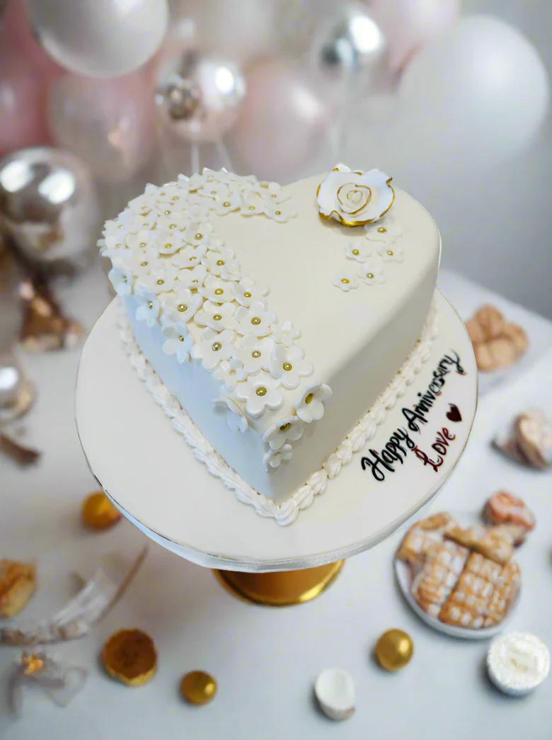 Love Ivory Heart Fondant Cake - Image 4