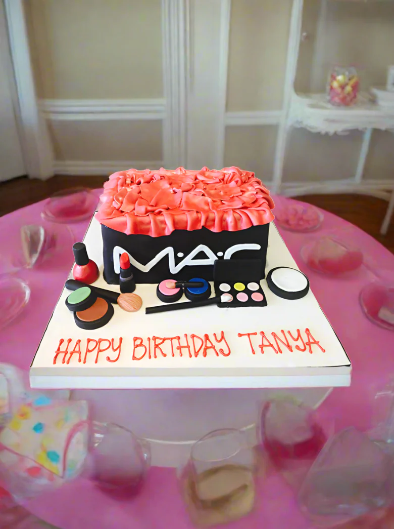 Mac Fondant Cake - Image 5
