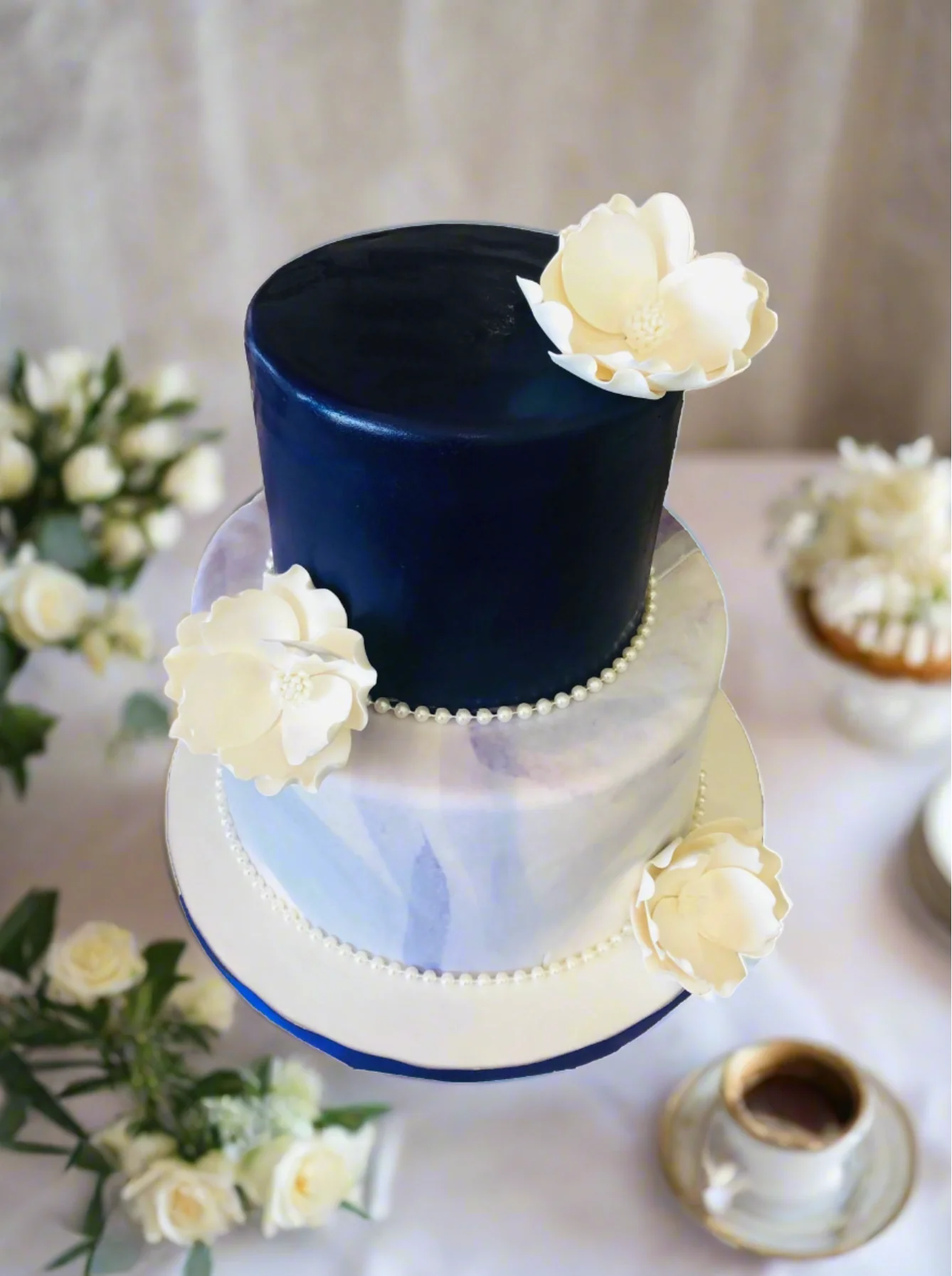 Magnolia Wedding Cake - Image 4