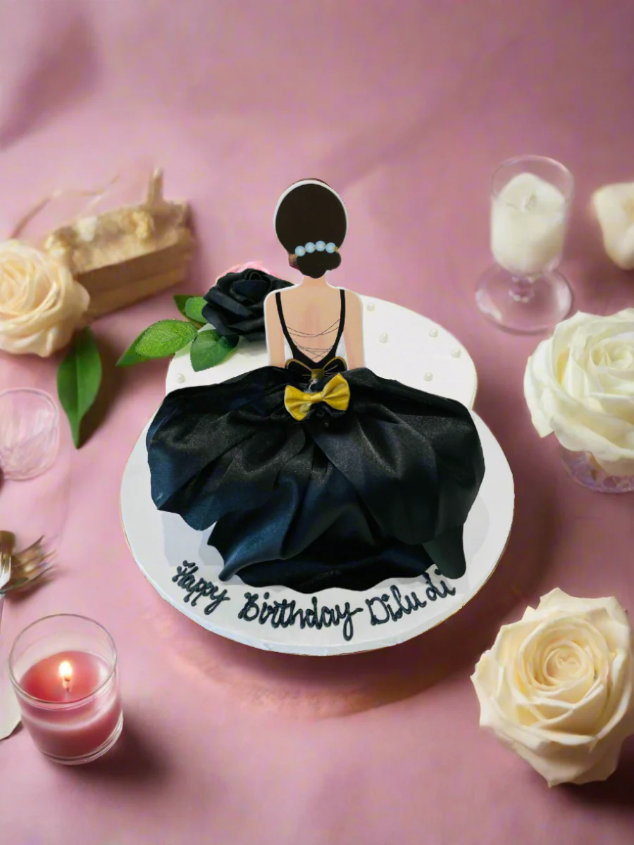 Milly Queen Birthday Cake - Image 4