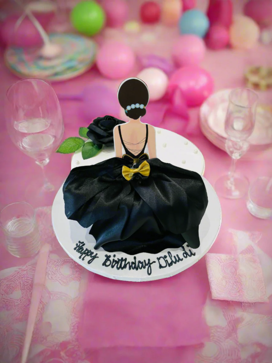 Milly Queen Birthday Cake - Image 5