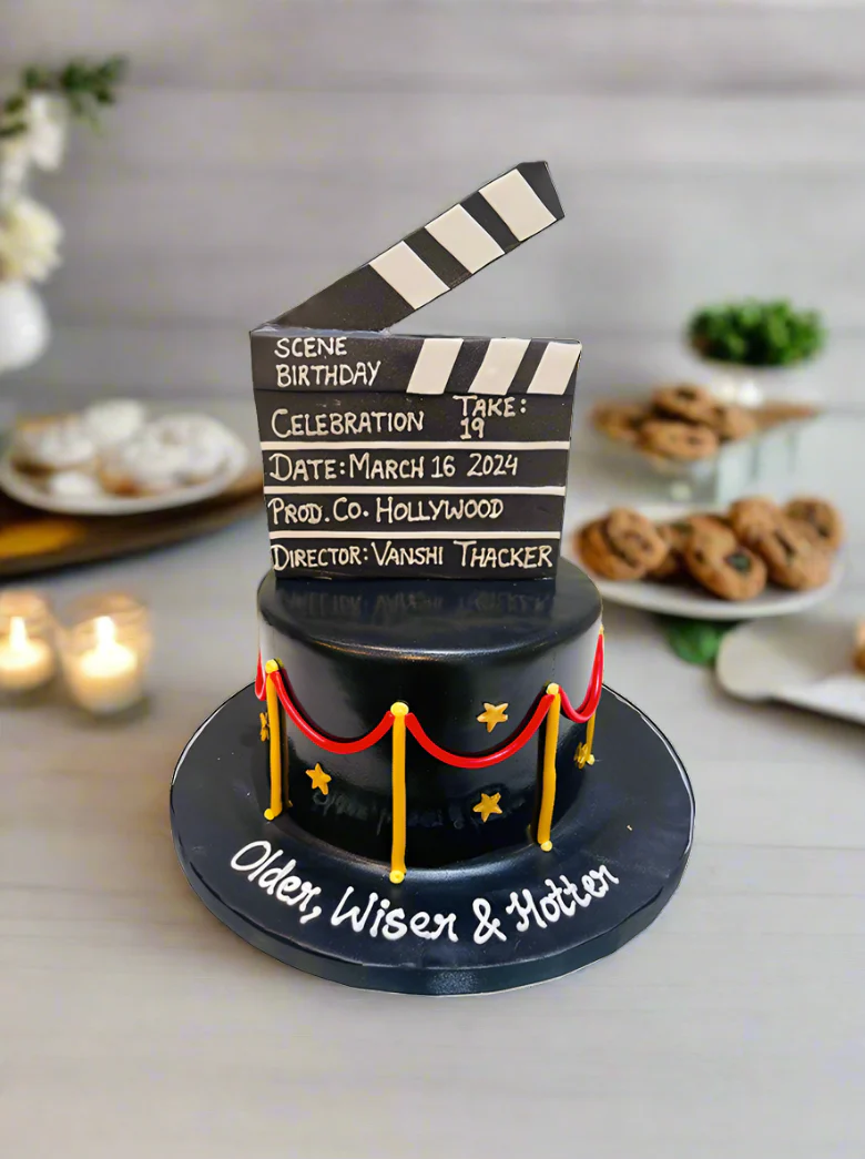 Movie Theatre Fondant Cake - Image 3