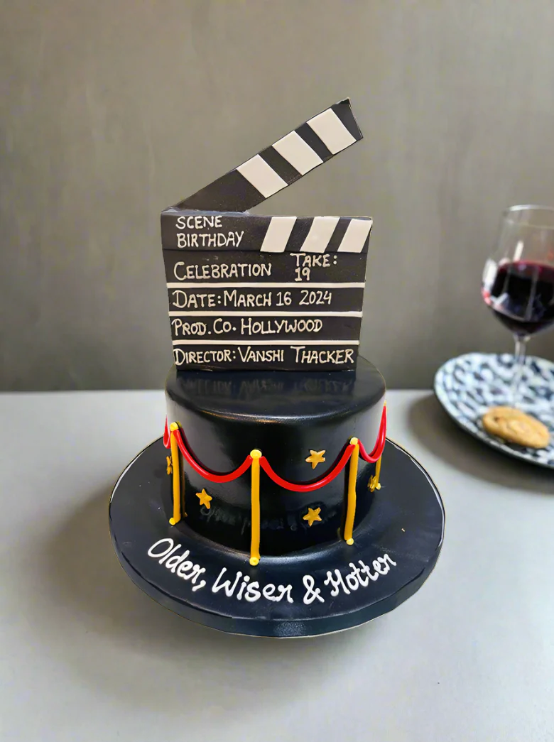 Movie Theatre Fondant Cake - Image 4
