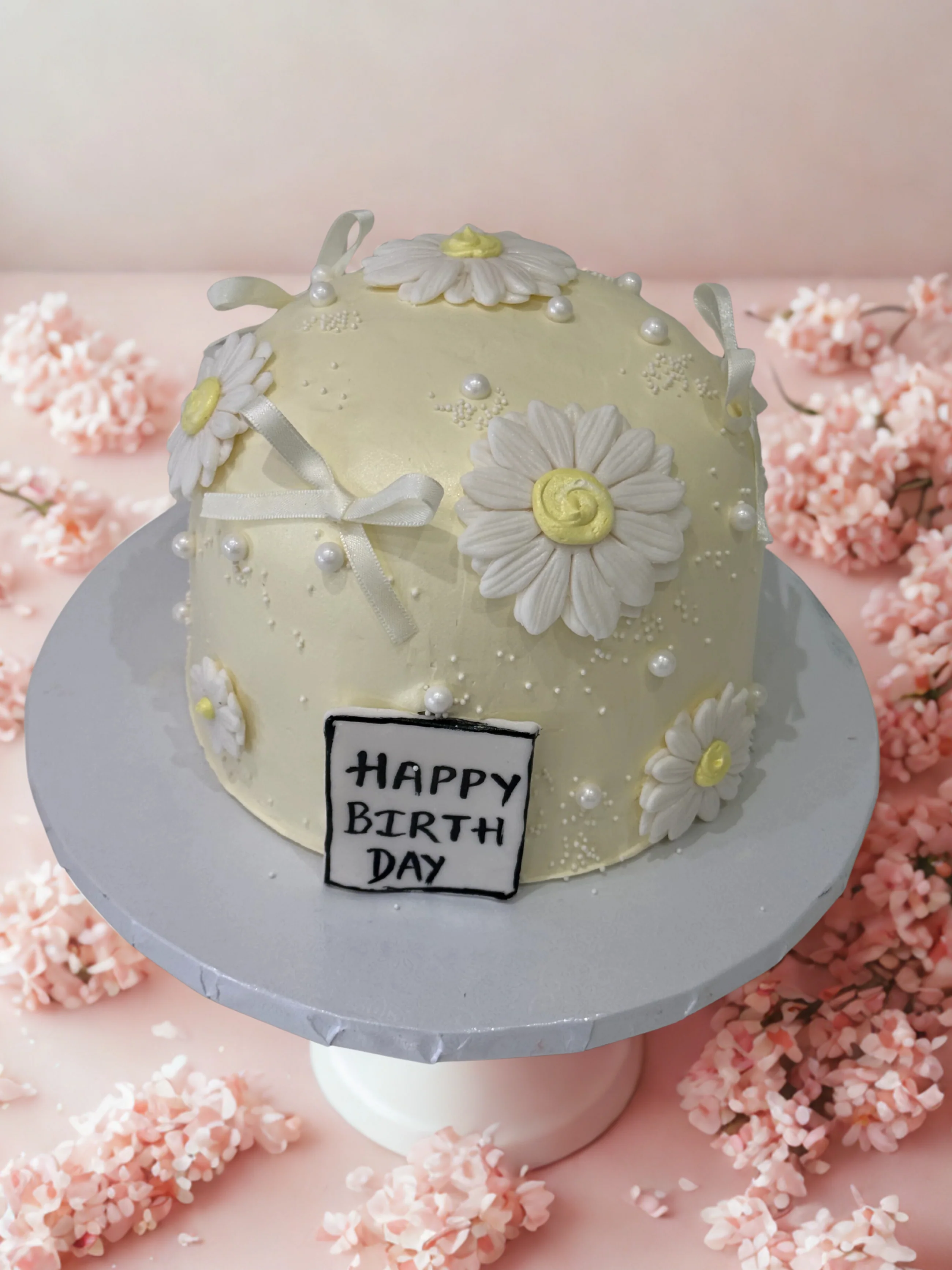 Pastel Yellow Daisy Cake - Image 3