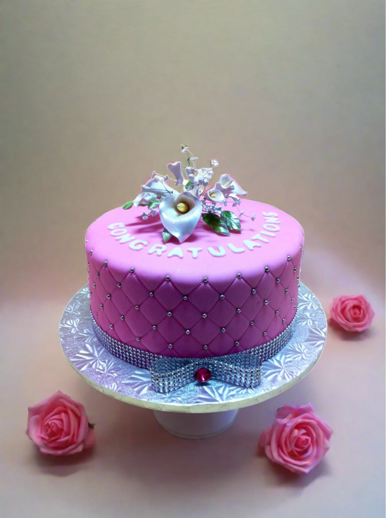 Pink Fondant Cake - Image 4