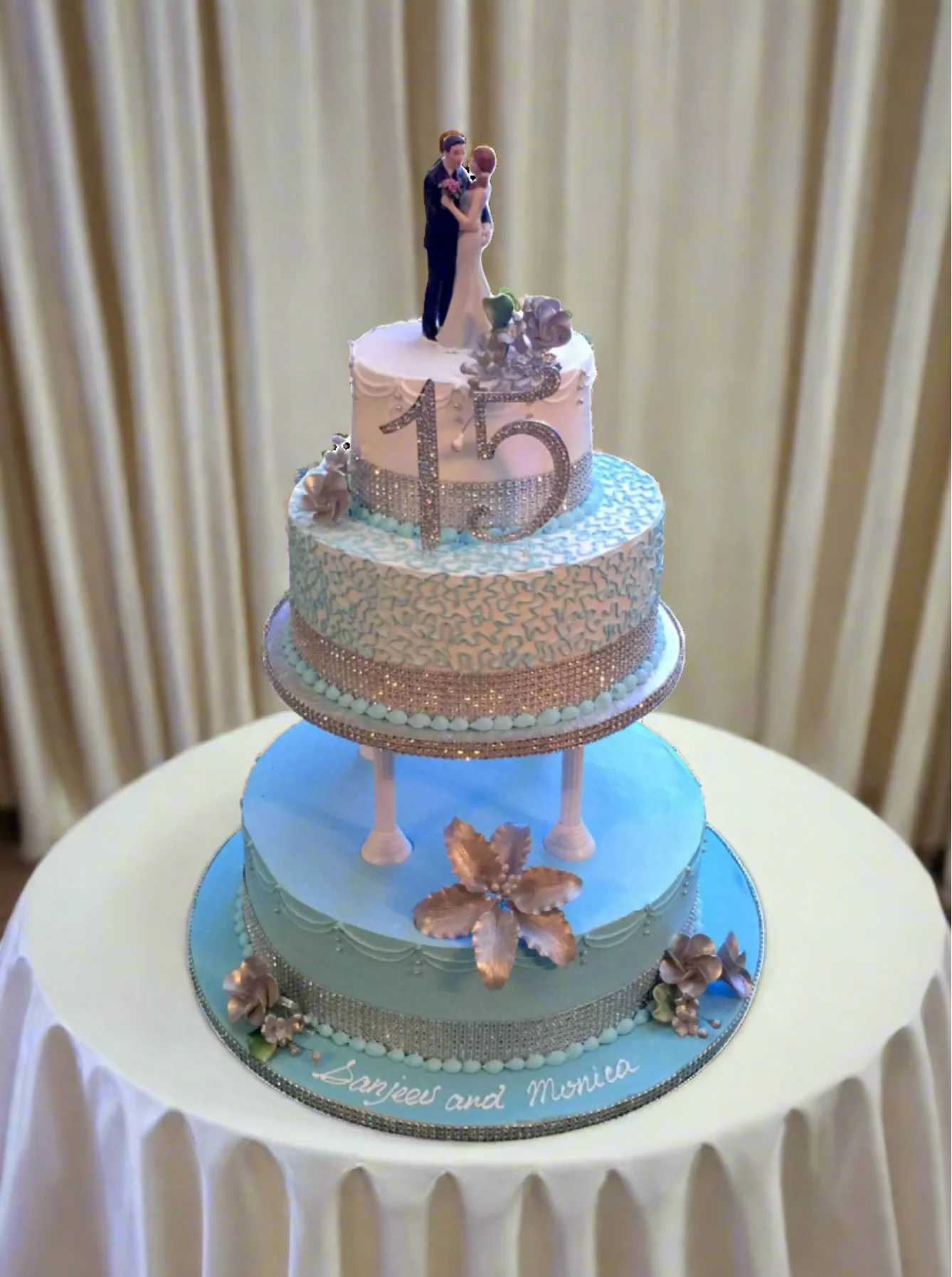Polly Wedding Cake - Image 4