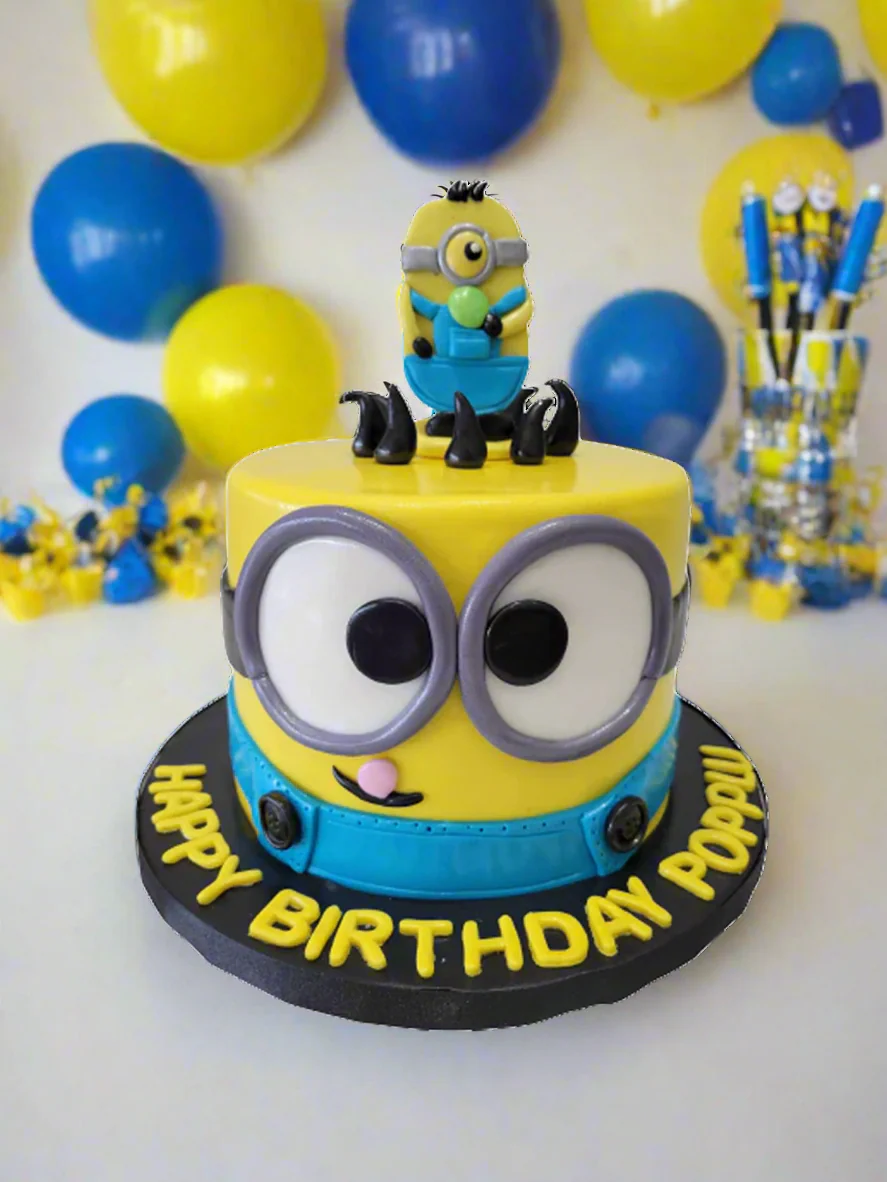 Popplu Minion Fondant Cake - Image 3
