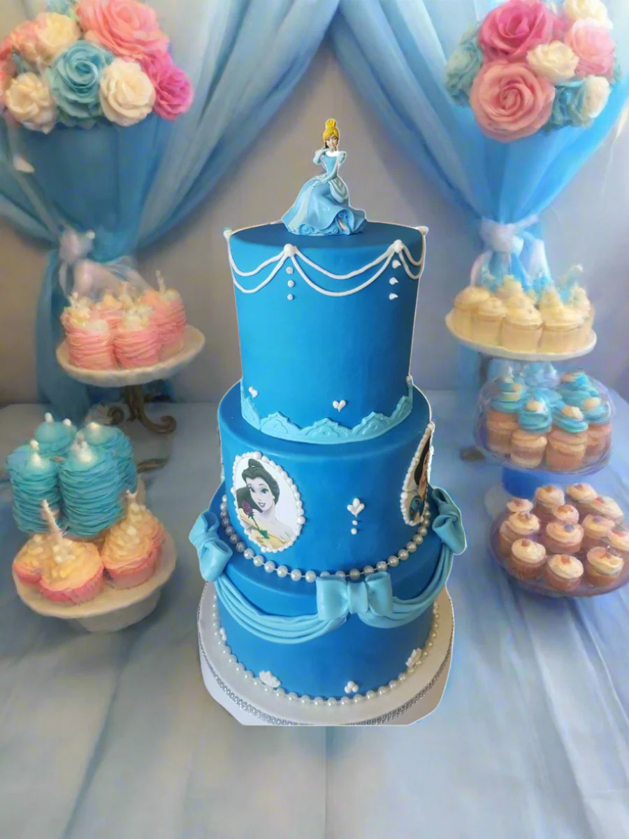 Princess Cinderella Fondant Cake - Image 4