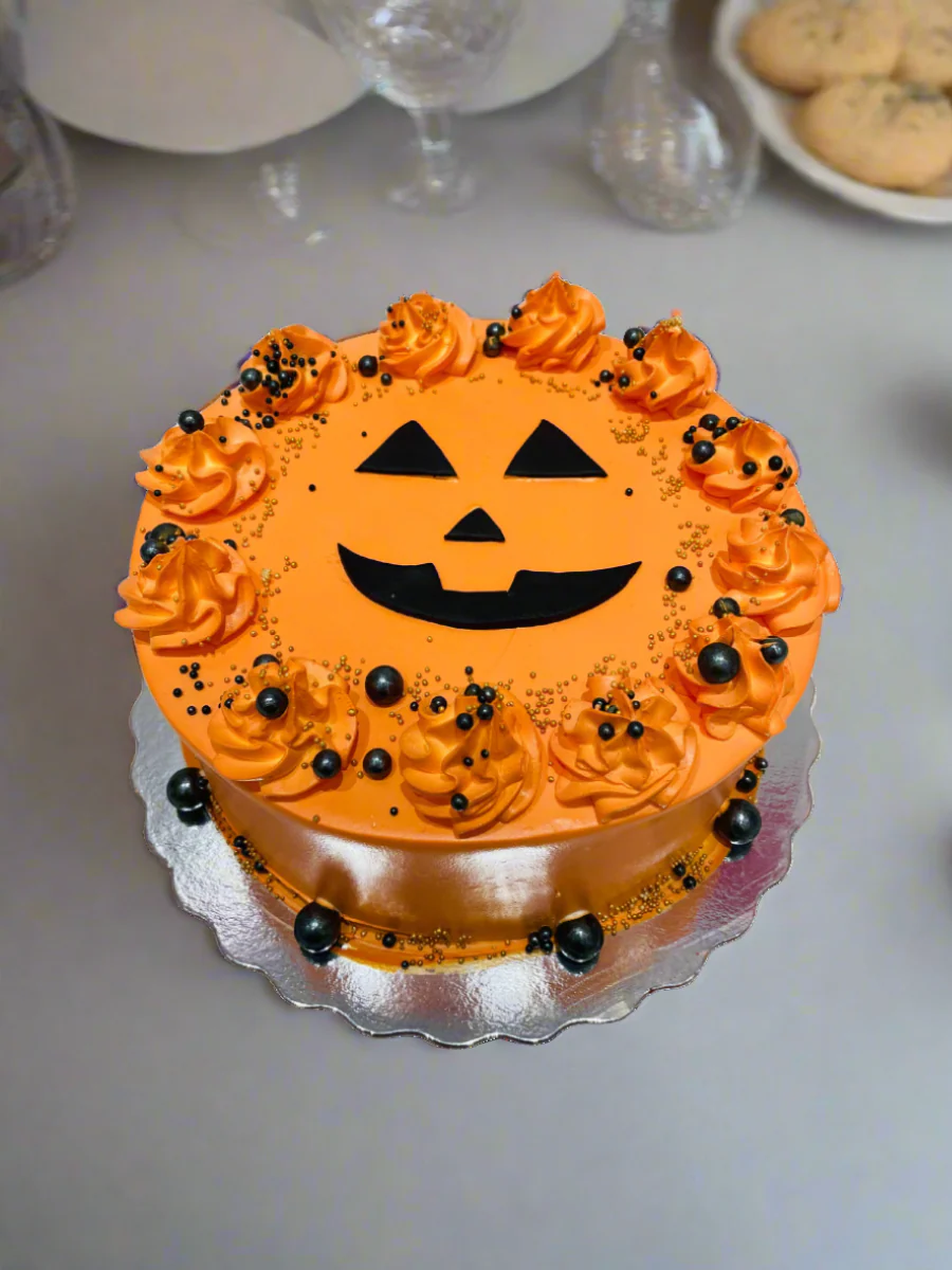 Pumpkin Halloween Cake - Image 3