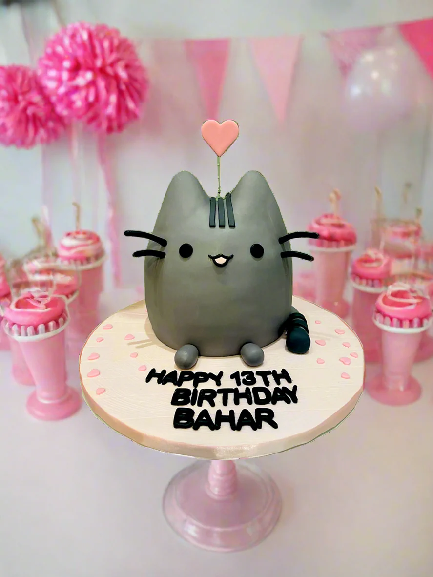 Pusheen Molded Fondant Cake - Image 2