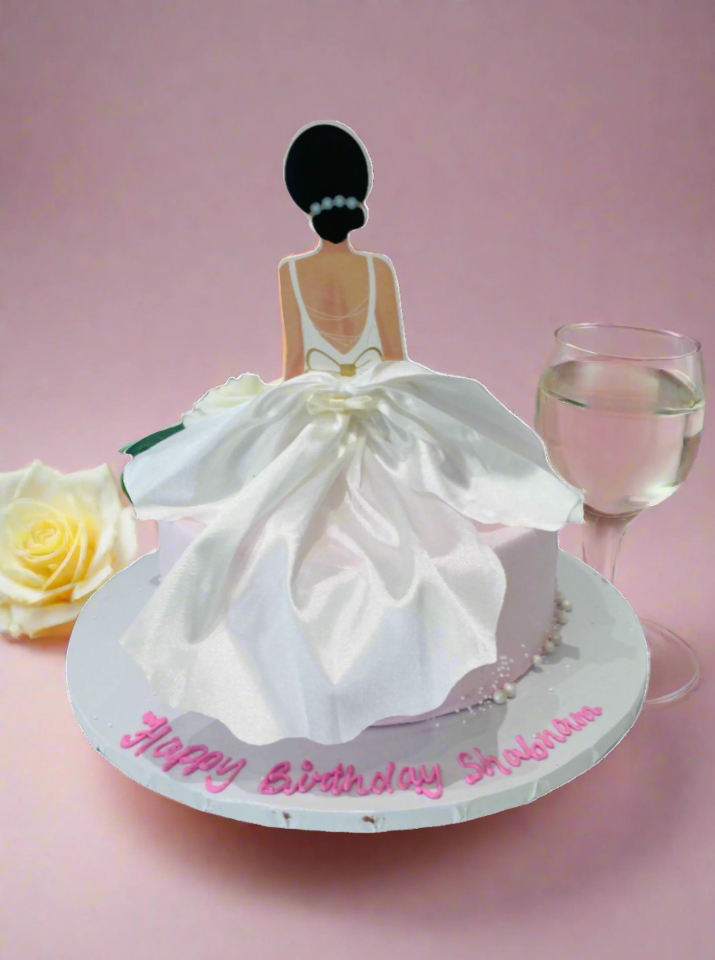 Queen Birthday Cake - Image 6
