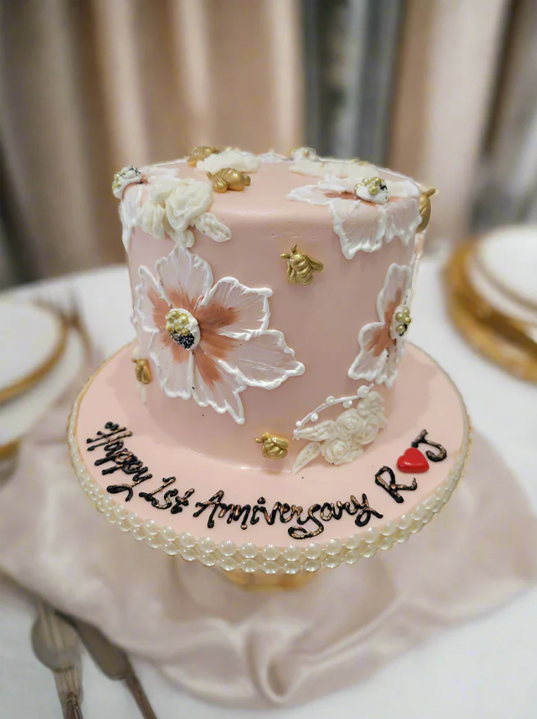 R & J Fondant Cake - Image 4