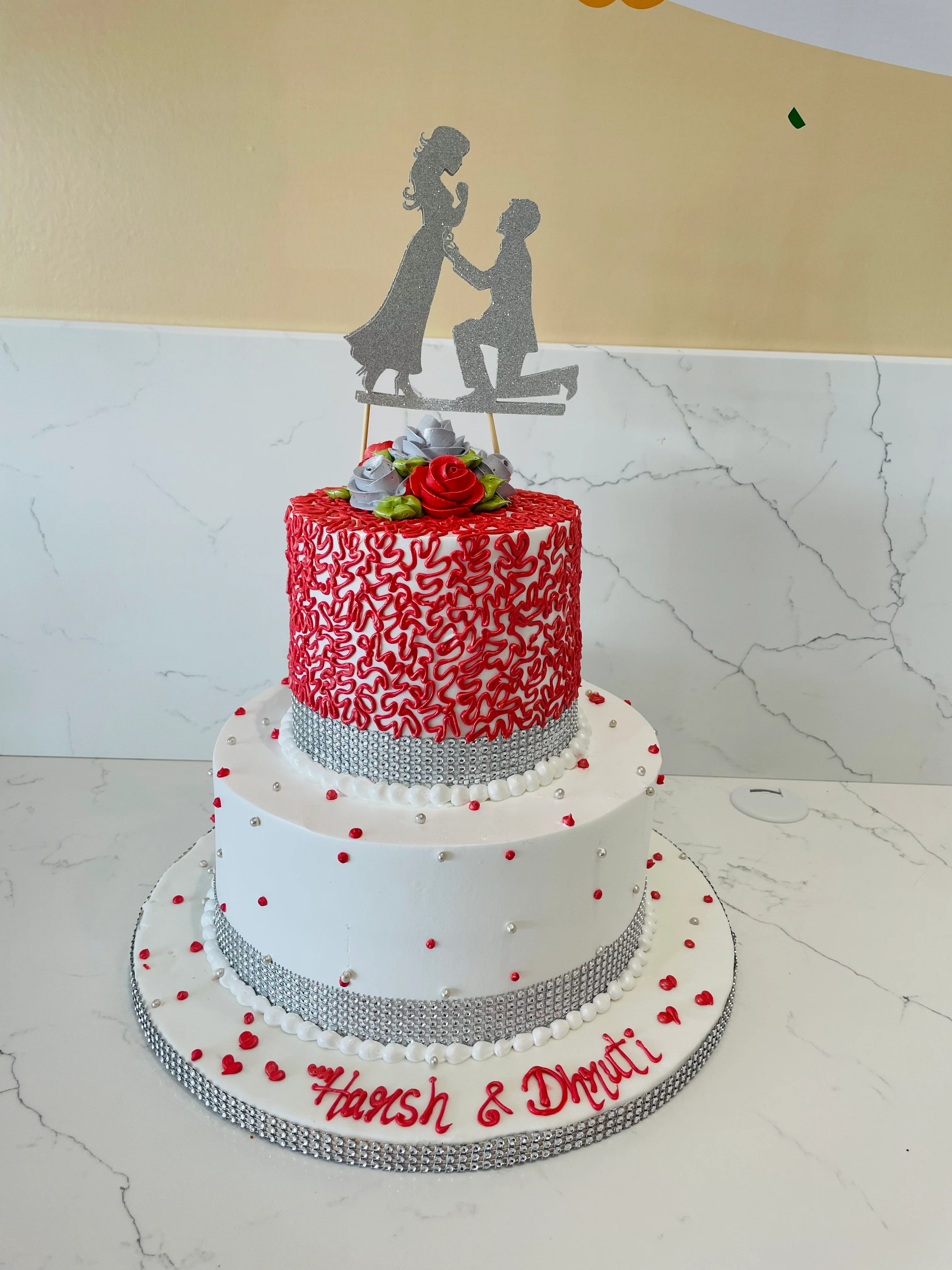 Red & White Wedding Cake - Image 7
