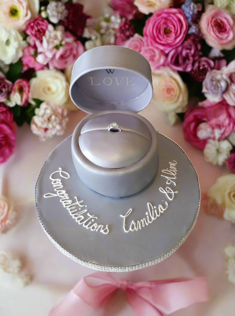 Ring Fondant Cake - Image 3