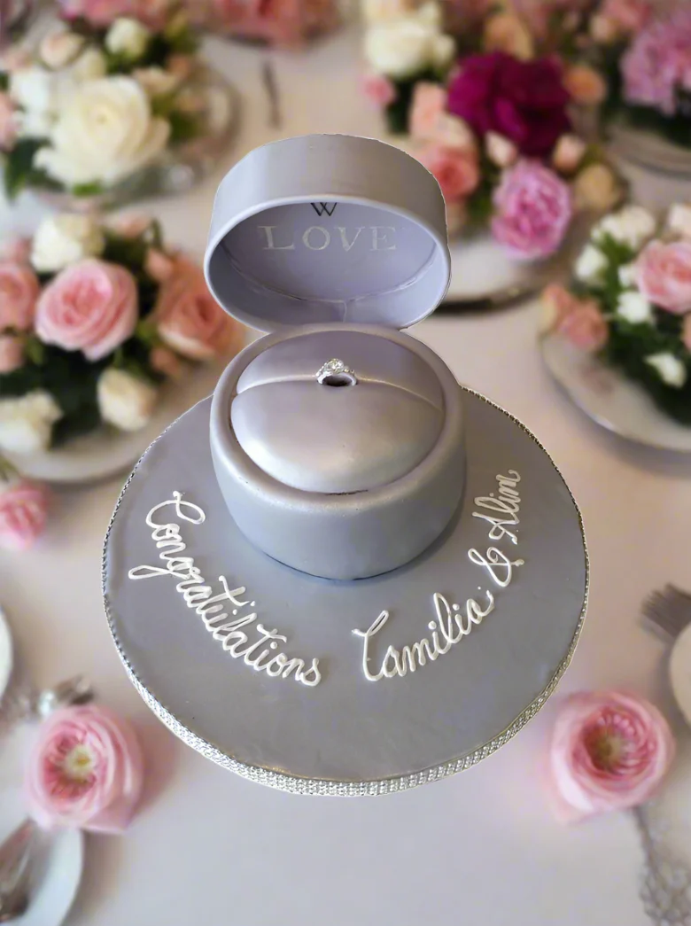 Ring Fondant Cake - Image 4