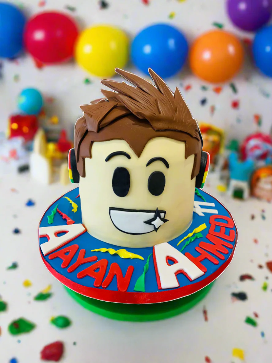 Roblox Molded Fondant Cake - Image 2