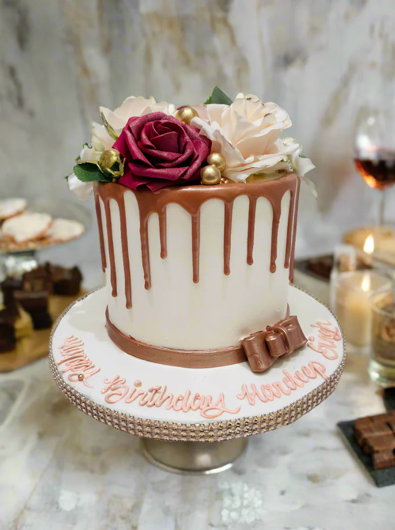 Roses Cream Cake - Image 2
