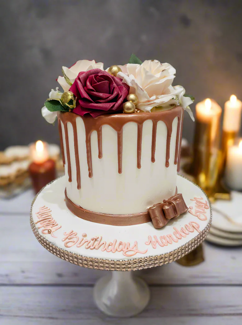 Roses Cream Cake - Image 4