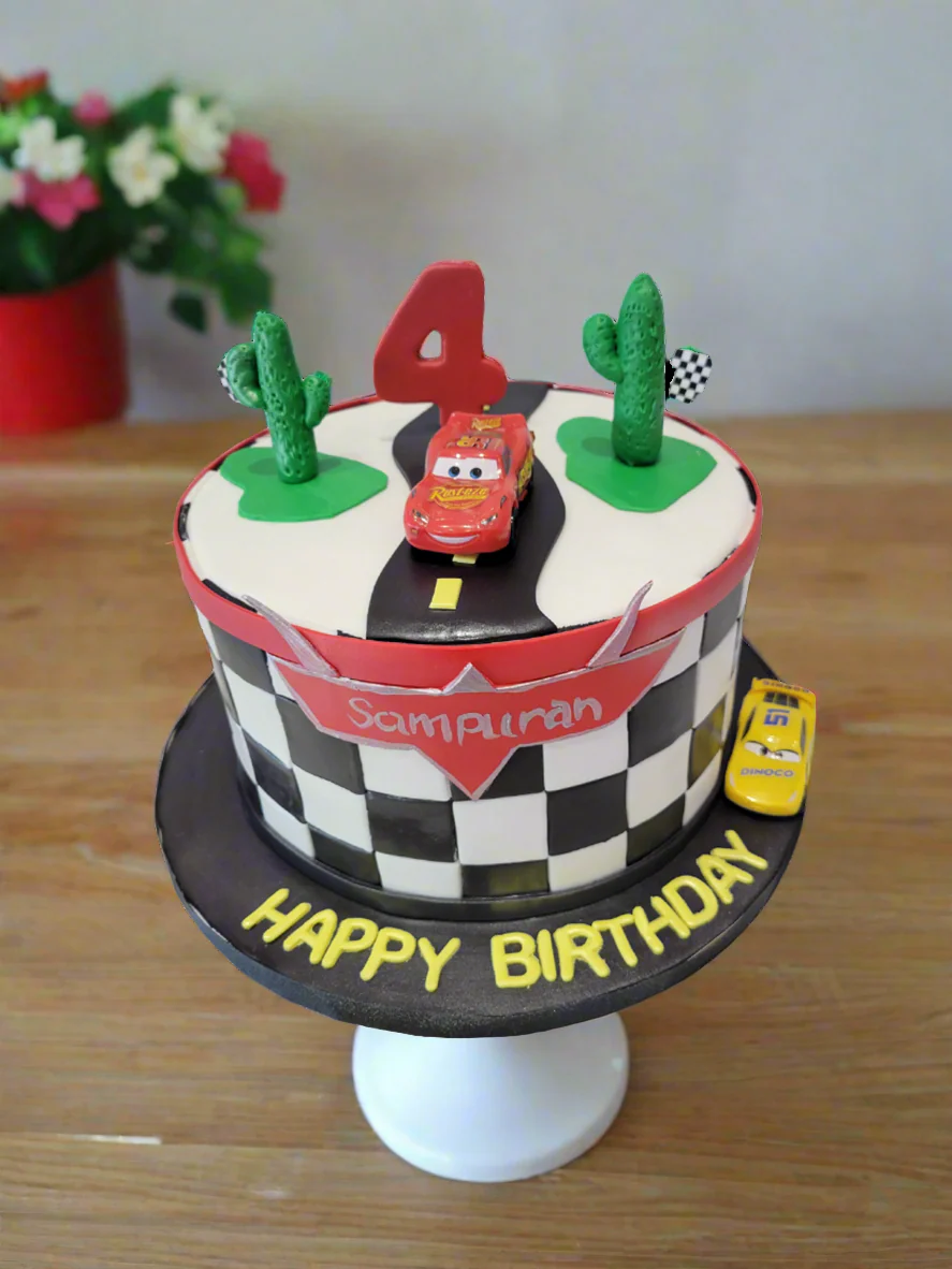 Sampuran Car Fondant Cake - Image 2