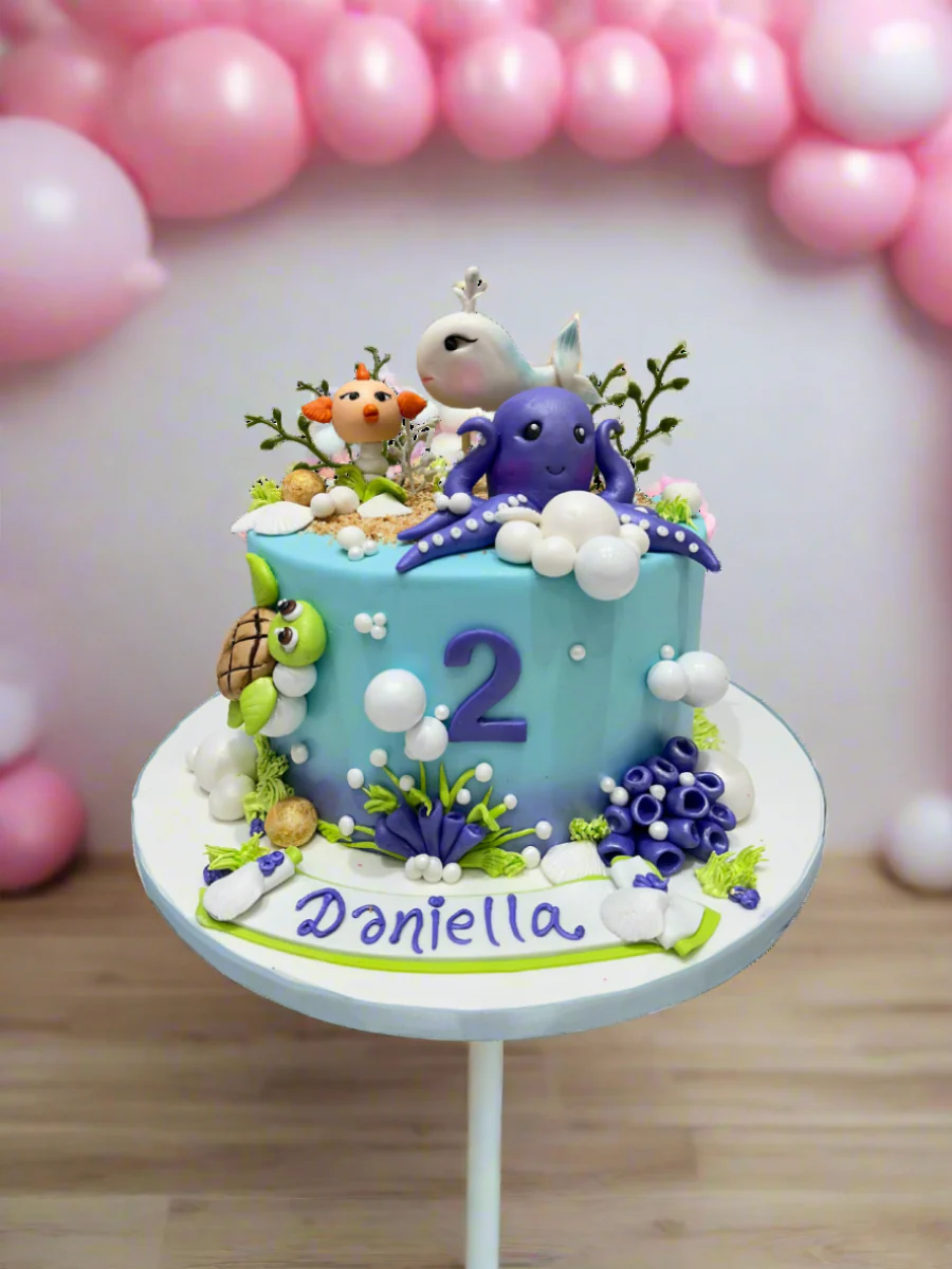 Sea Life Fondant Cake - Image 6