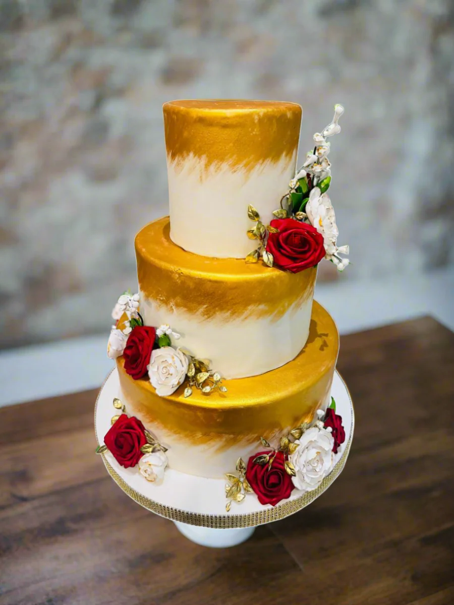 Selena Gold Fondant Wedding Cake - Image 4