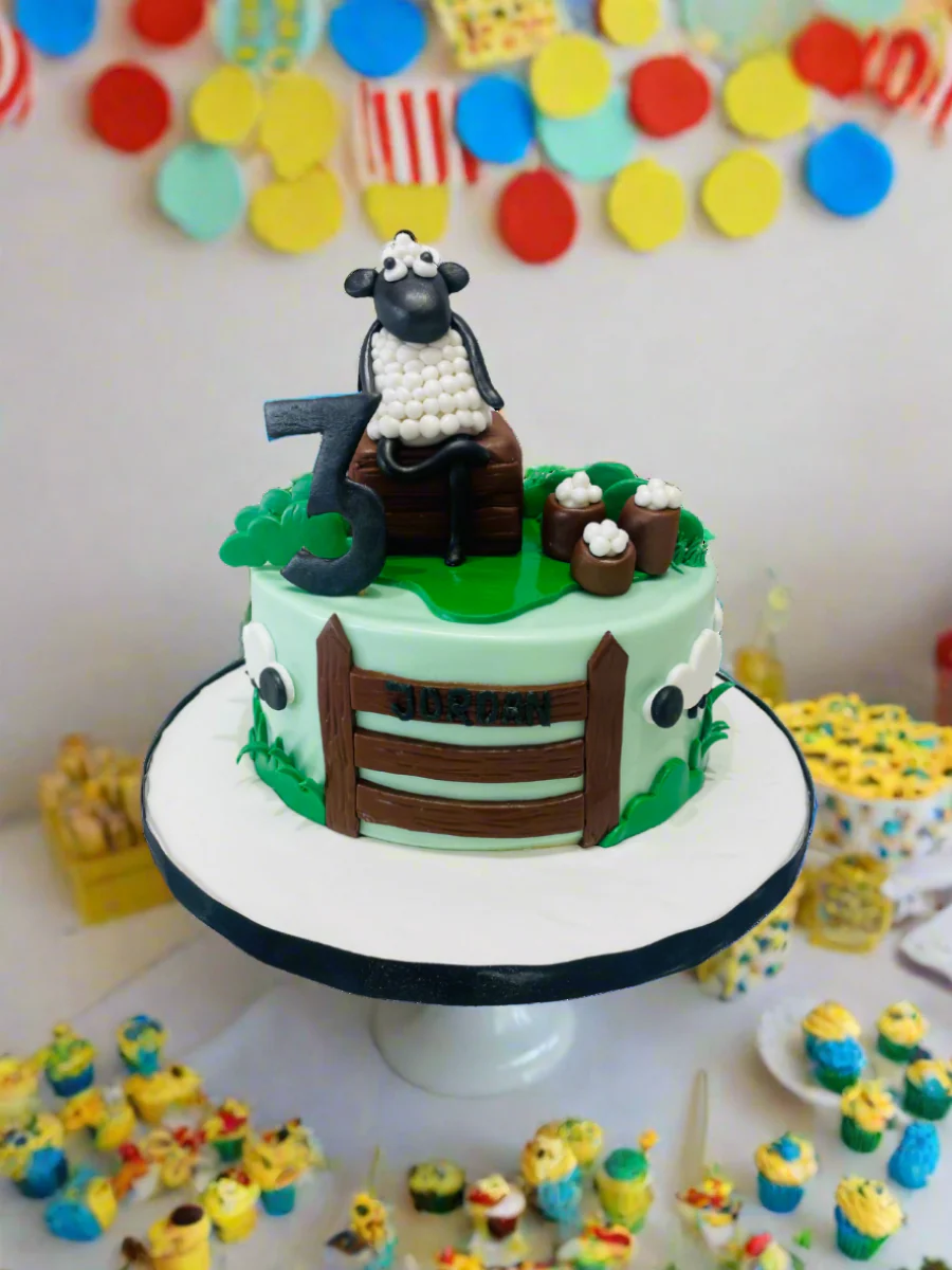 Shaun The Sheep Fondant Cake - Image 2