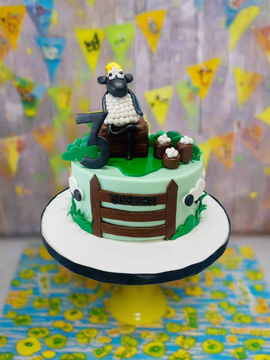 Shaun The Sheep Fondant Cake - Image 3
