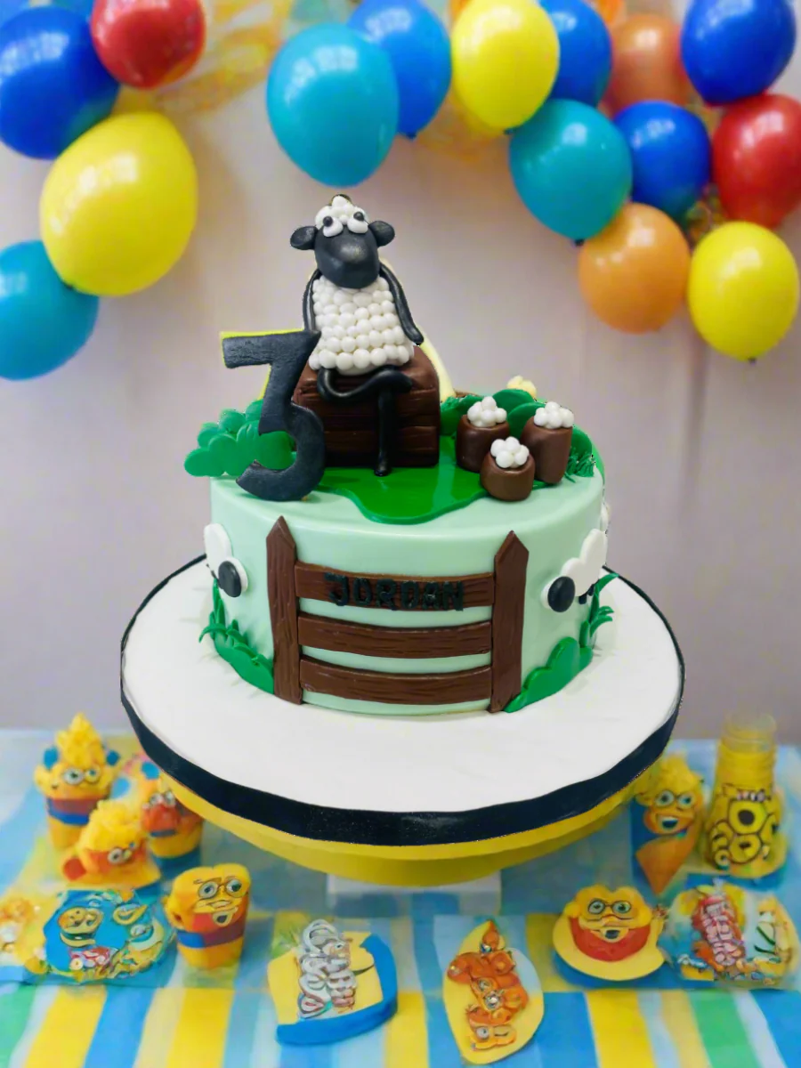 Shaun The Sheep Fondant Cake - Image 4