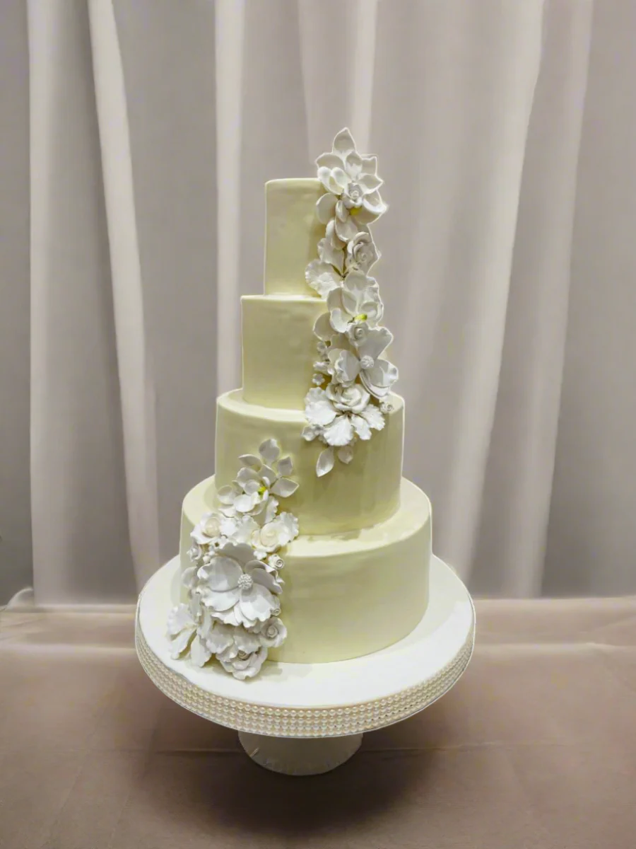 Shreya Fondant Wedding Cake - Image 2
