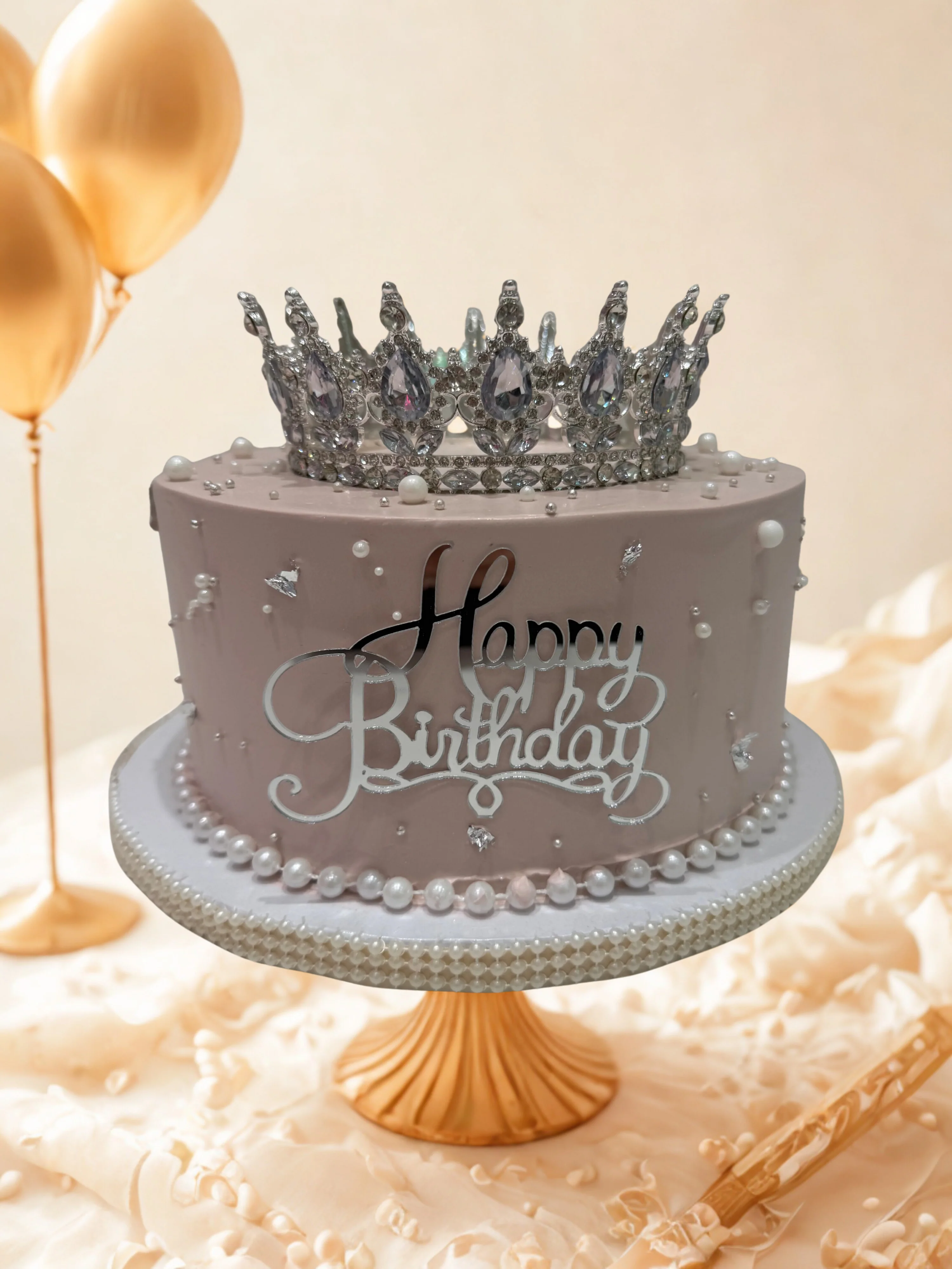 Silver Crown Cream Cake - Image 4