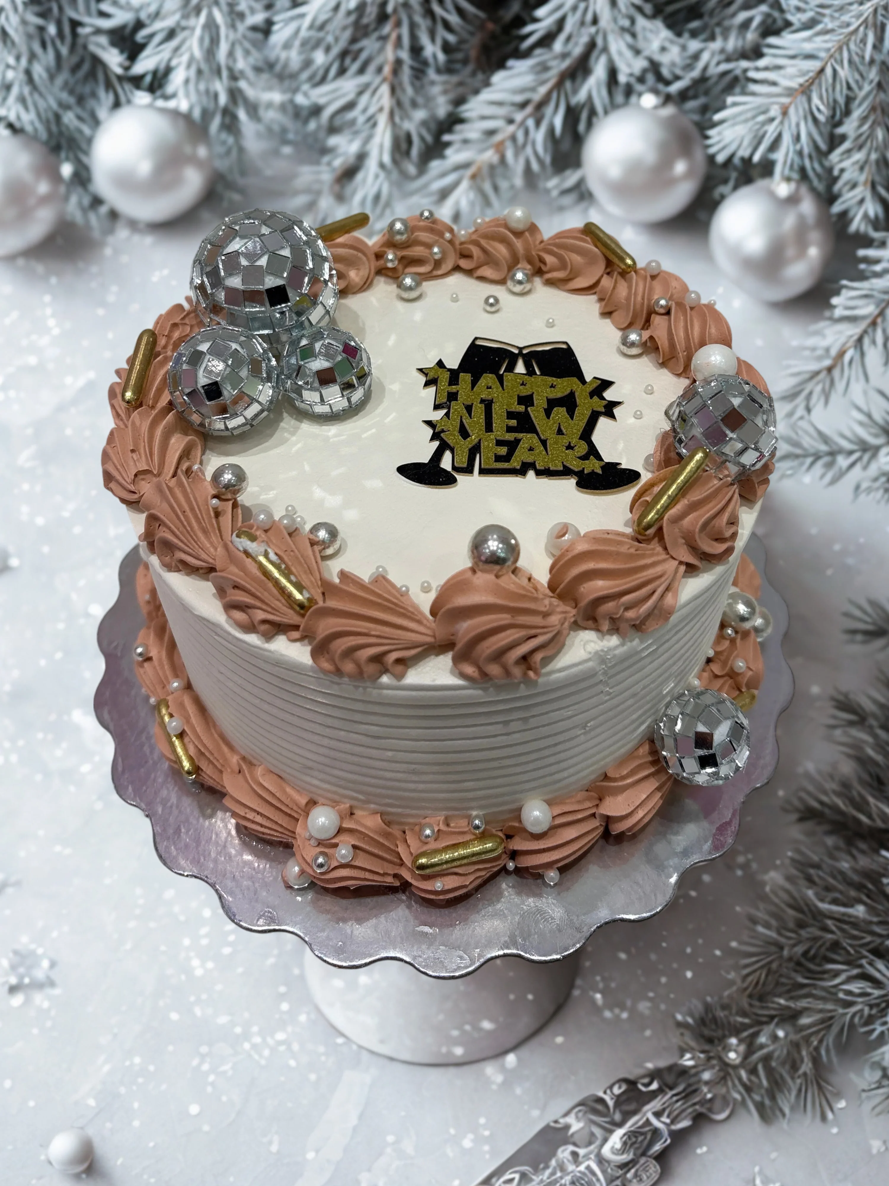 Silver & Rosegold New Year Cake - Image 3