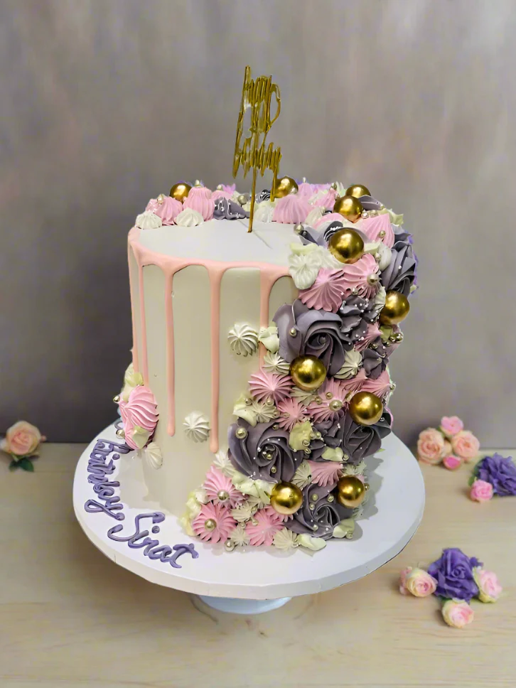 Sirat Gold Birthday Cake - Image 8