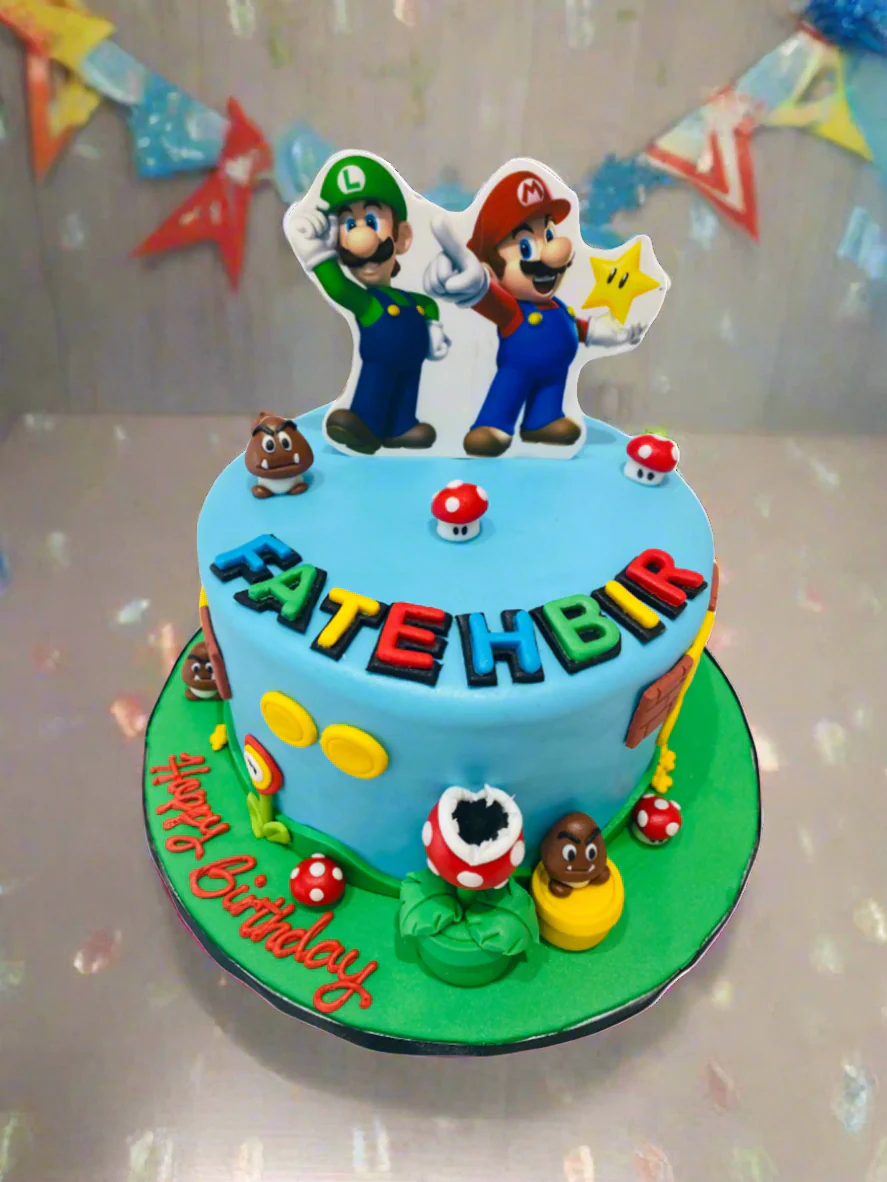 Super Mario Fondant Cake - Image 3