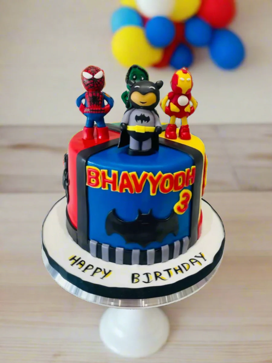 Superheroes Fondant Cake - Image 3